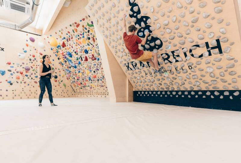 Kraftreich Aufenfeld · Bouldern · Klettern · Zillertal