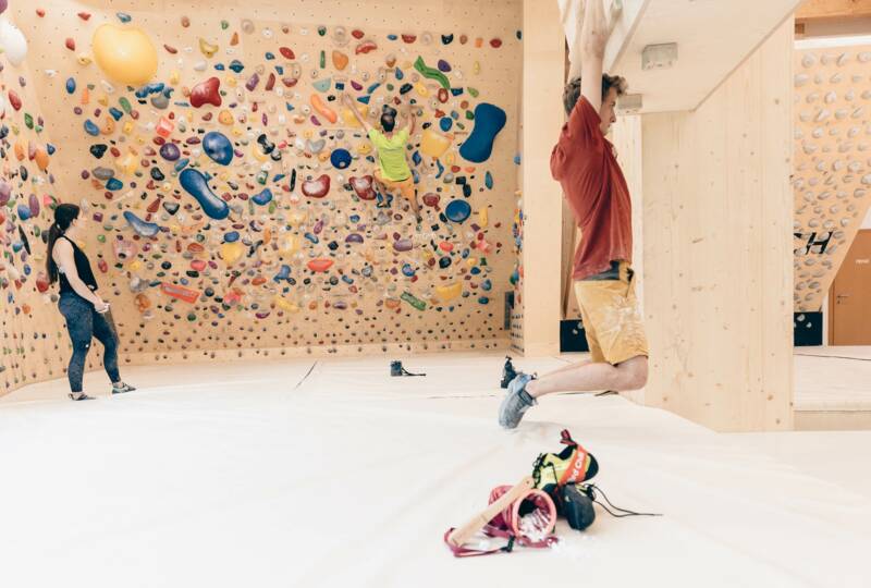 Kraftreich Aufenfeld · Bouldern · Klettern · Zillertal