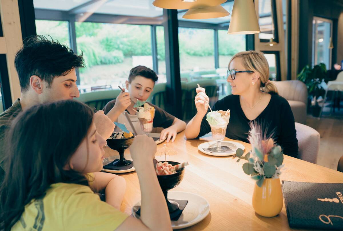 Kraftreich Aufenfeld · Cafe · Bistro · Zillertal