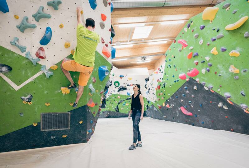 Kraftreich Aufenfeld · Bouldern · Klettern · Zillertal